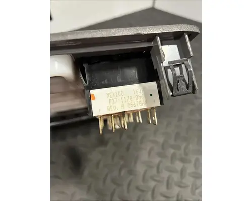 PETERBILT 579 Switch, misc 
