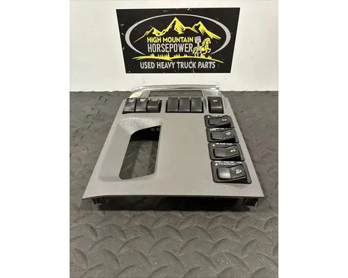 PETERBILT 579 Switch, misc 