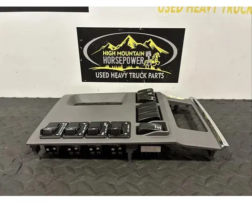 PETERBILT 579 Switch, misc 
