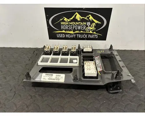 PETERBILT 579 Switch, misc 