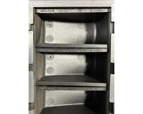 PETERBILT 579 Switch, misc 