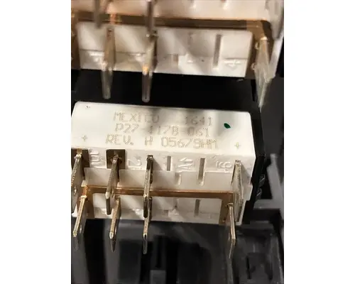 PETERBILT 579 Switch, misc 
