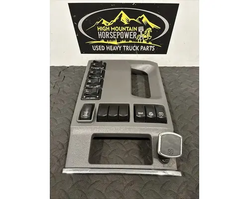 PETERBILT 579 Switch, misc 