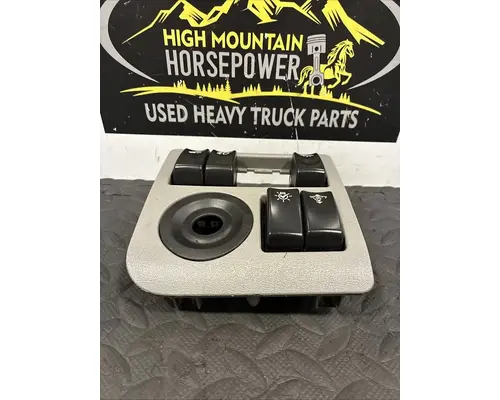 PETERBILT 579 Switch, misc 
