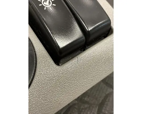 PETERBILT 579 Switch, misc 