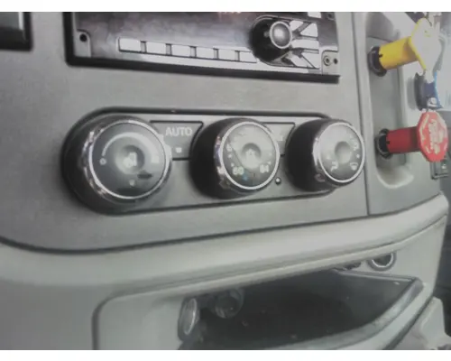 PETERBILT 579 TEMPERATURE CONTROL