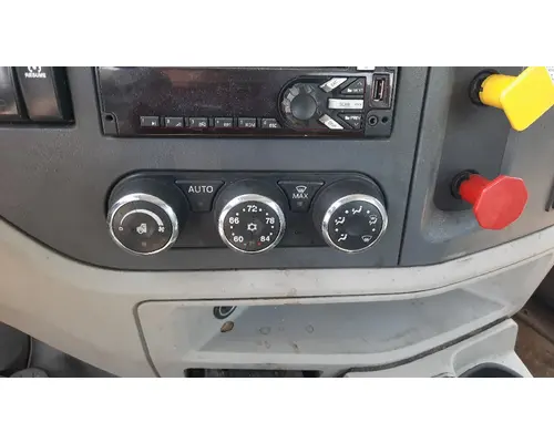 PETERBILT 579 TEMPERATURE CONTROL