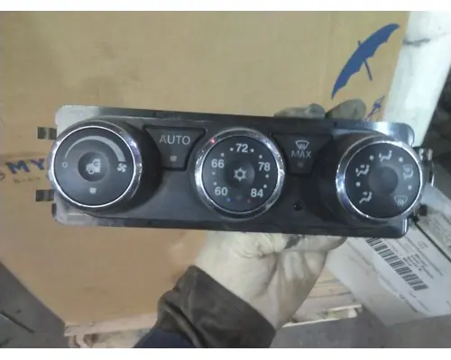 PETERBILT 579 TEMPERATURE CONTROL