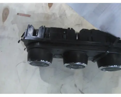 PETERBILT 579 TEMPERATURE CONTROL