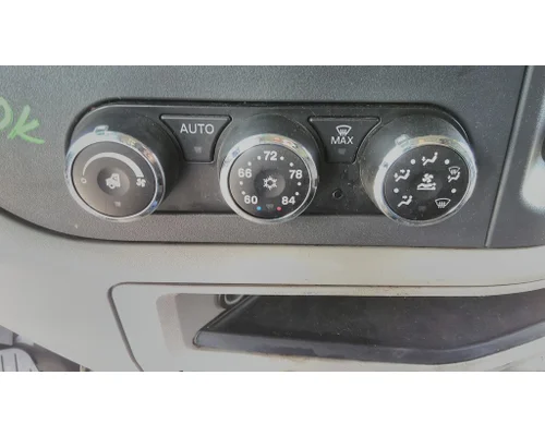 PETERBILT 579 TEMPERATURE CONTROL