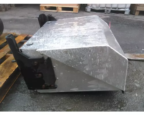 PETERBILT 579 TOOL BOX