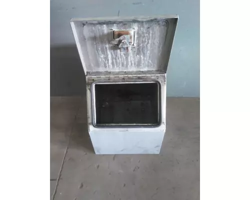PETERBILT 579 TOOL BOX