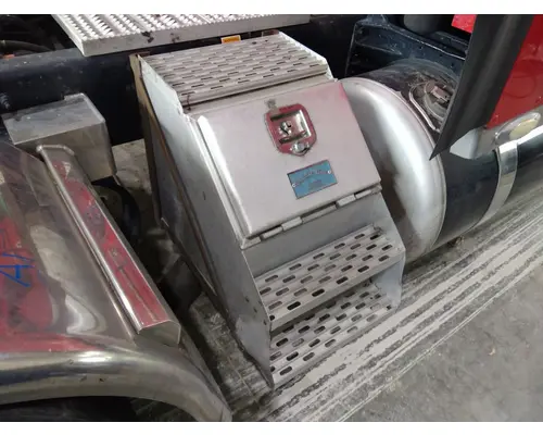 PETERBILT 579 TOOL BOX