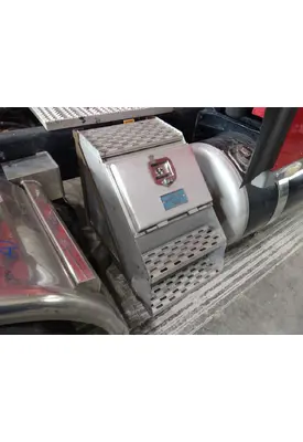 PETERBILT 579 TOOL BOX