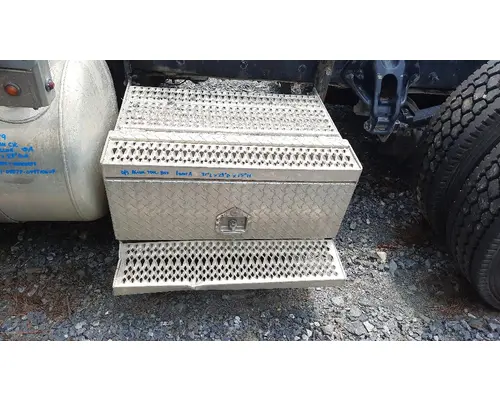 PETERBILT 579 TOOL BOX