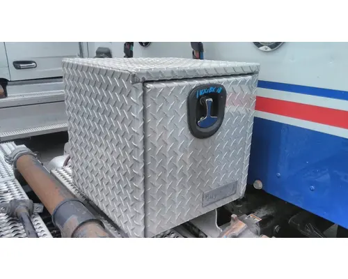 PETERBILT 579 TOOL BOX