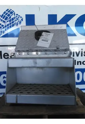 PETERBILT 579 TOOL BOX