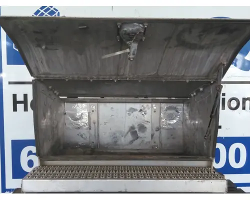 PETERBILT 579 TOOL BOX