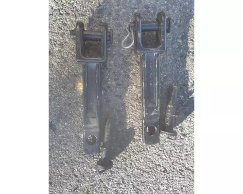 PETERBILT 579 TOW HOOK