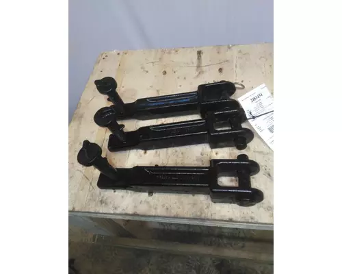 PETERBILT 579 TOW HOOK