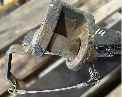 PETERBILT 579 Trailer Hitch