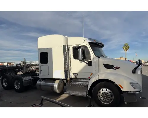 PETERBILT 579 Vehicle For Sale