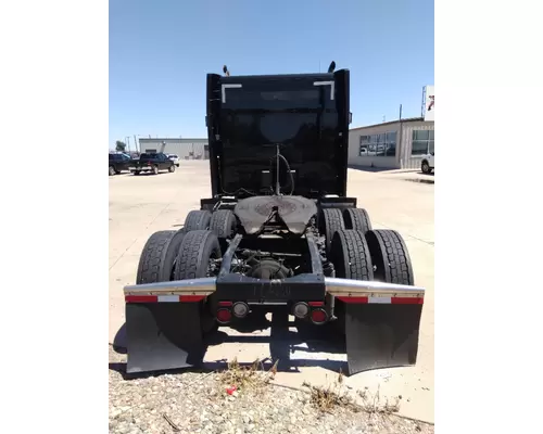 PETERBILT 579 WHOLE TRUCK FOR PARTS