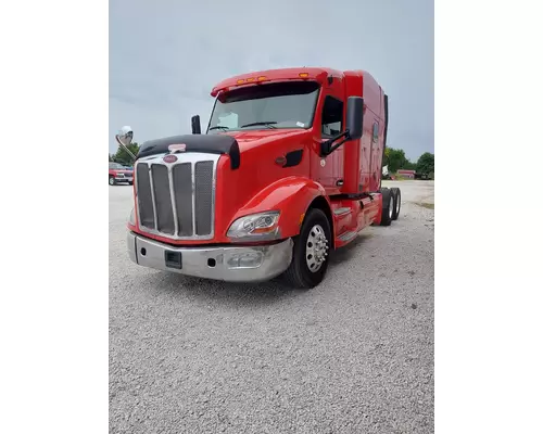 PETERBILT 579 WHOLE TRUCK FOR PARTS