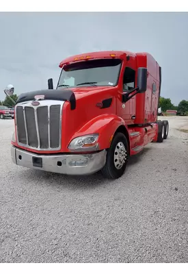 PETERBILT 579 WHOLE TRUCK FOR PARTS