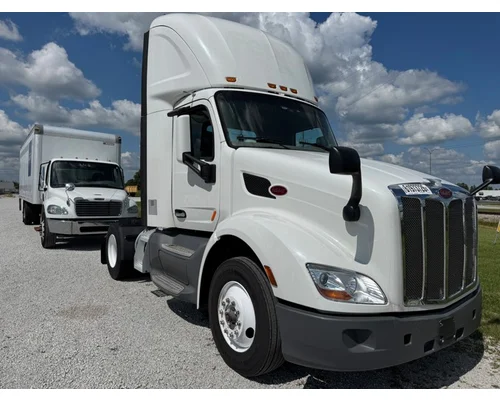 PETERBILT 579 WHOLE TRUCK FOR RESALE