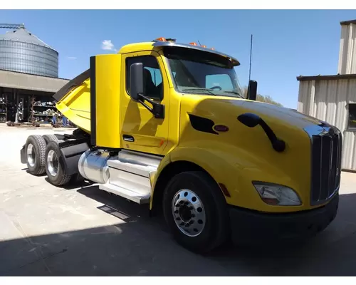 PETERBILT 579 WHOLE TRUCK FOR RESALE