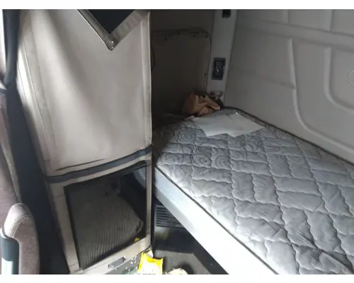 PETERBILT 579 WHOLE TRUCK FOR RESALE