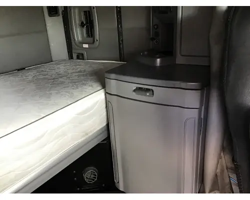 PETERBILT 579 WHOLE TRUCK FOR RESALE