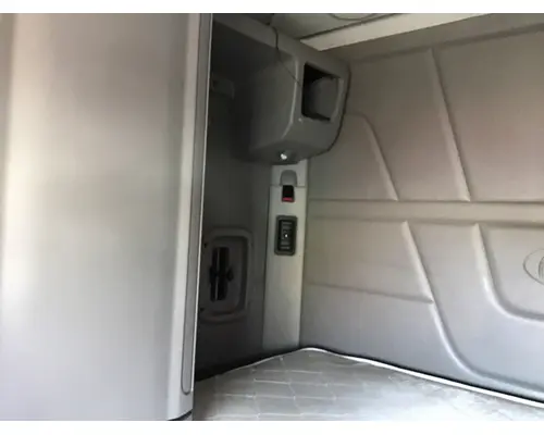 PETERBILT 579 WHOLE TRUCK FOR RESALE