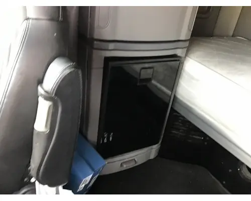 PETERBILT 579 WHOLE TRUCK FOR RESALE