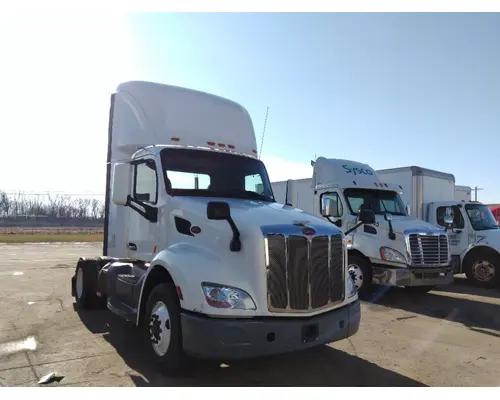 PETERBILT 579 WHOLE TRUCK FOR RESALE