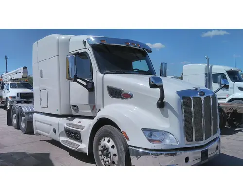 PETERBILT 579 WHOLE TRUCK FOR RESALE