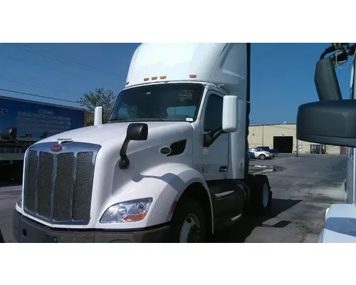 PETERBILT 579 WHOLE TRUCK FOR RESALE