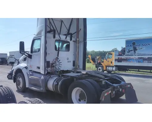 PETERBILT 579 WHOLE TRUCK FOR RESALE