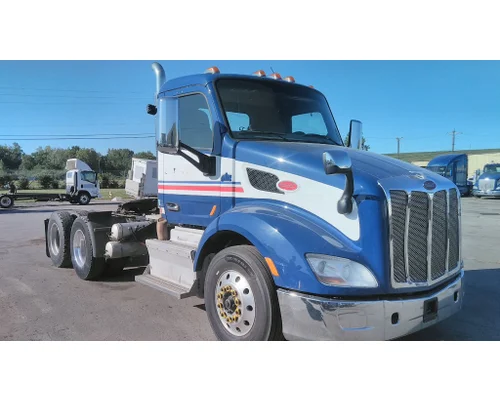 PETERBILT 579 WHOLE TRUCK FOR RESALE