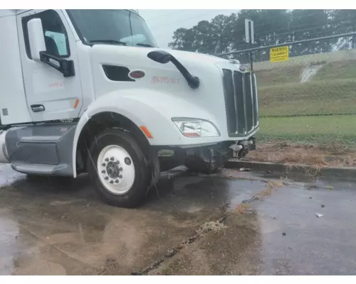 PETERBILT 579 WHOLE TRUCK FOR RESALE