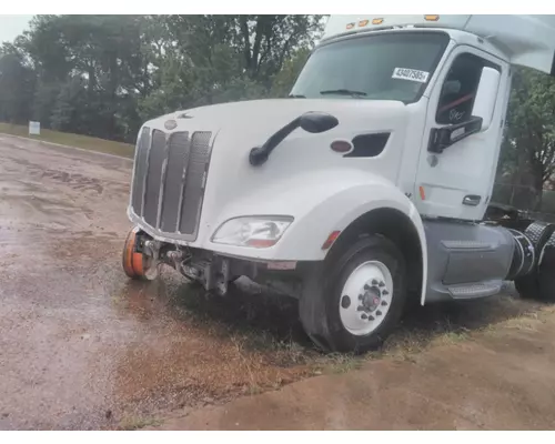 PETERBILT 579 WHOLE TRUCK FOR RESALE