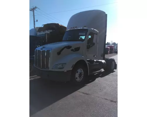 PETERBILT 579 WHOLE TRUCK FOR RESALE