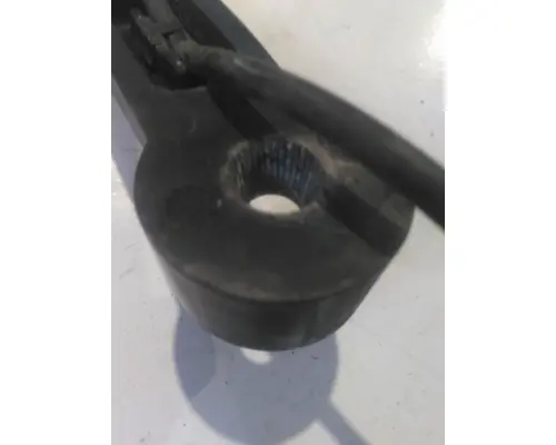 PETERBILT 579 WINDSHIELD WIPER ARM