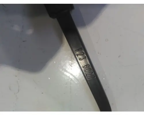 PETERBILT 579 WINDSHIELD WIPER ARM