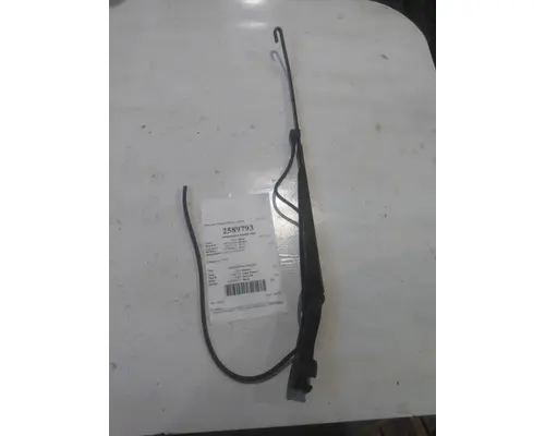 PETERBILT 579 WINDSHIELD WIPER ARM