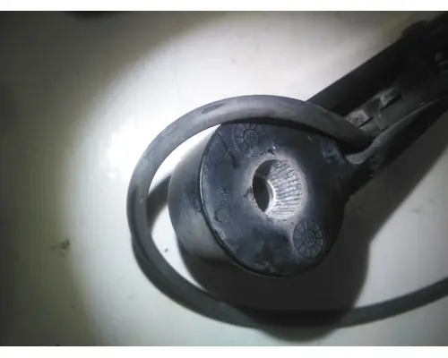 PETERBILT 579 WINDSHIELD WIPER ARM