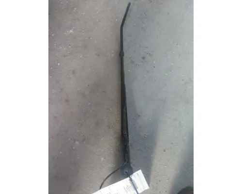 PETERBILT 579 WINDSHIELD WIPER ARM