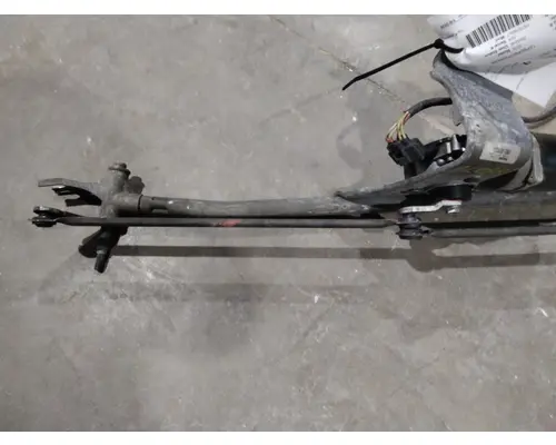 PETERBILT 579 WINDSHIELD WIPER ASSEMBLY