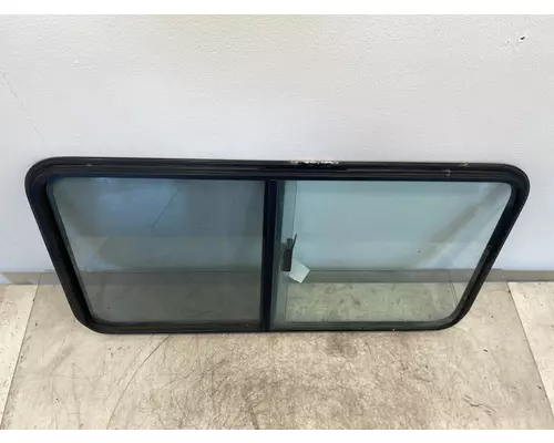 PETERBILT 579 Windshield Glass